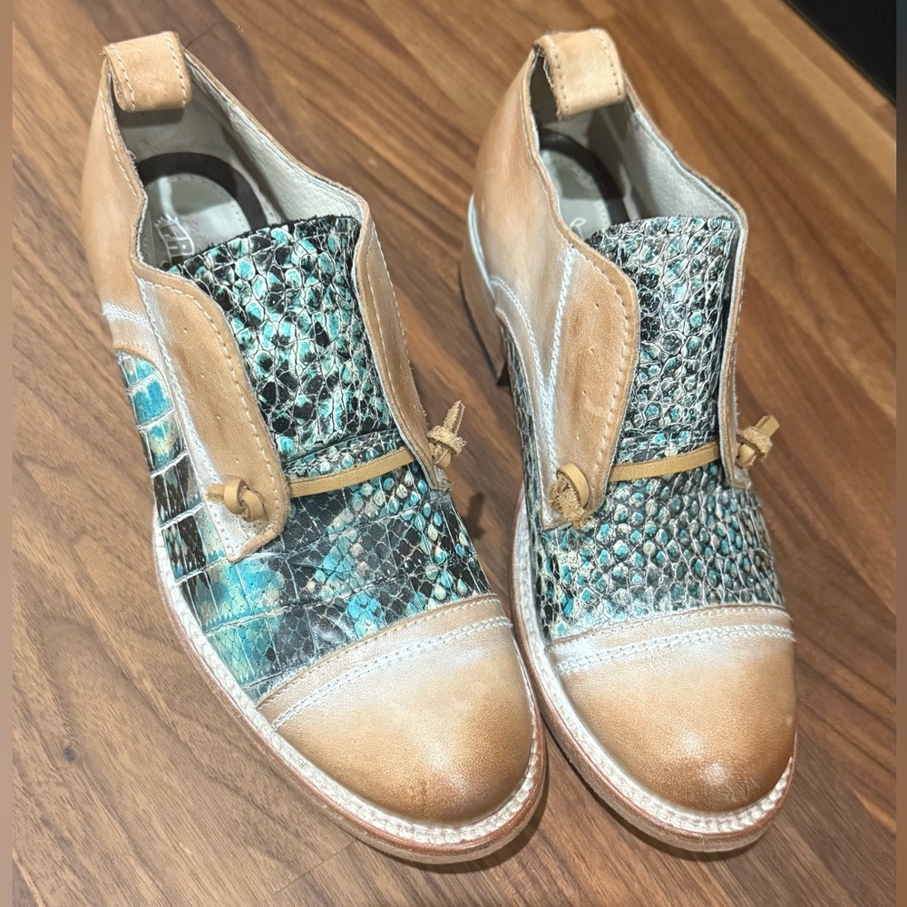 FREEBIRD Mable Oxford in multi turquoise. - Picture 2 of 7